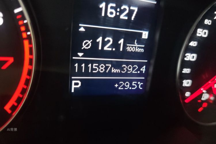 Audi Q3 2018 car image #14