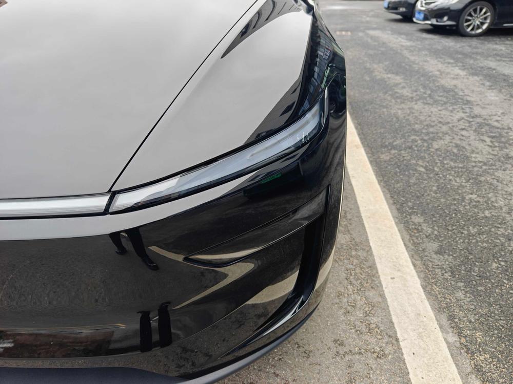 Tesla Model Y 2026 #9 Tesla Model Y 2026 car image #9