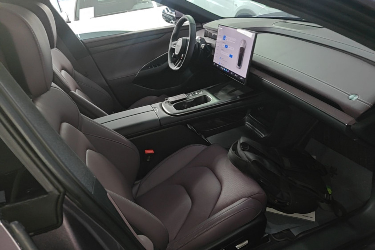 MI SU7 2025 car image #24