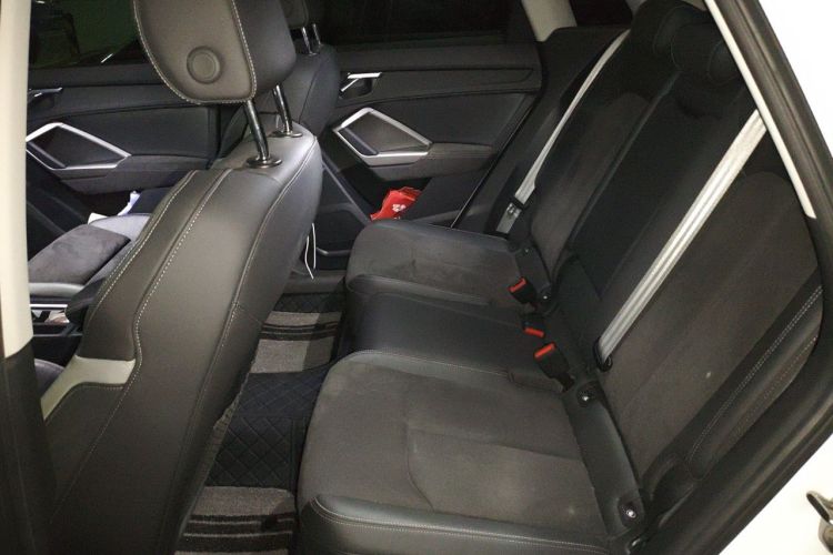 Audi Q3 2022 car image #10
