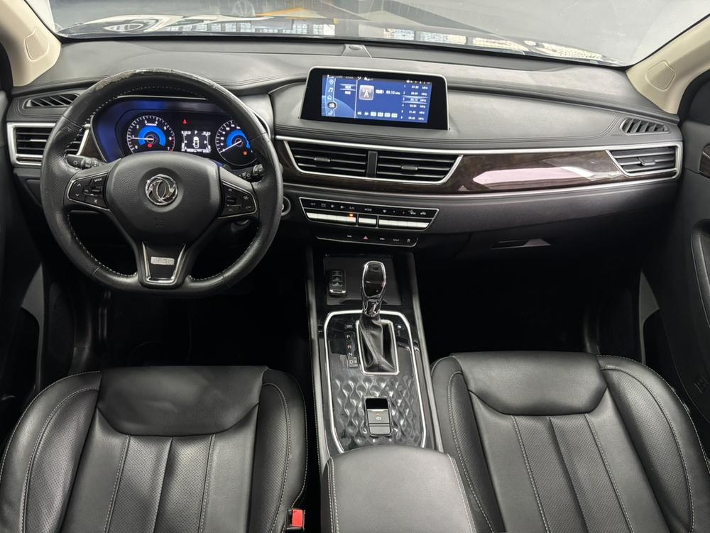 2020 car image #11