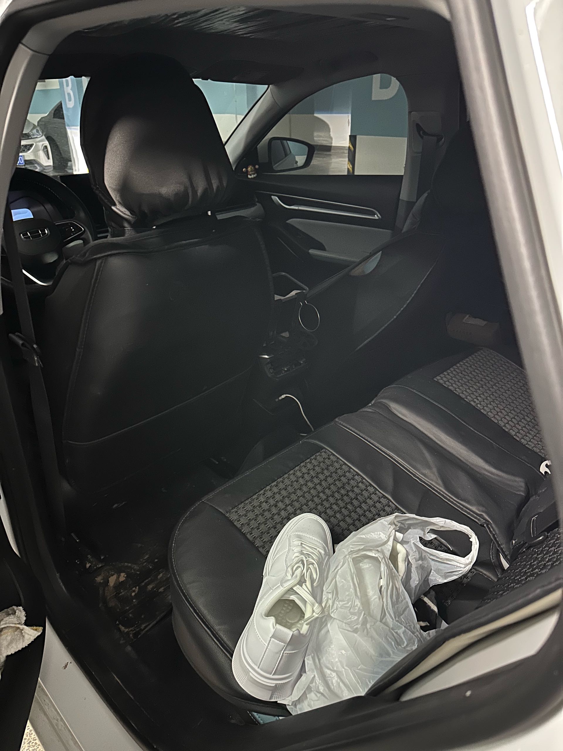 GEELY Emgrand 2024 imagem de carro #2
