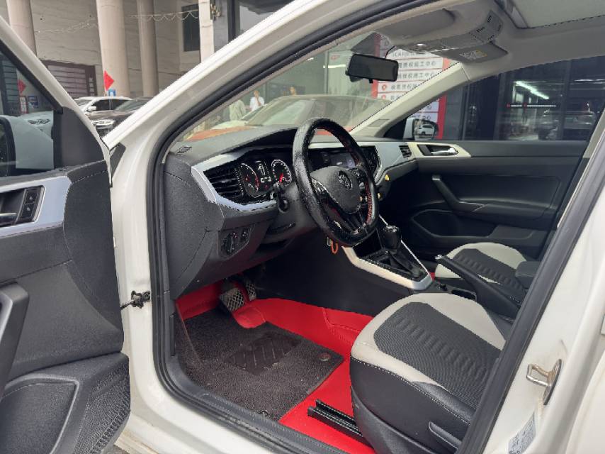Volkswagen Polo 2020 car image #5