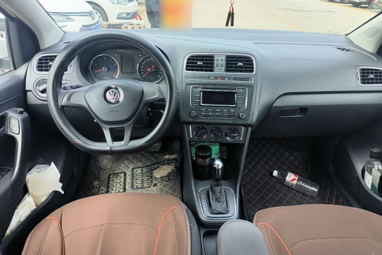 Volkswagen Polo 2016 car image #10