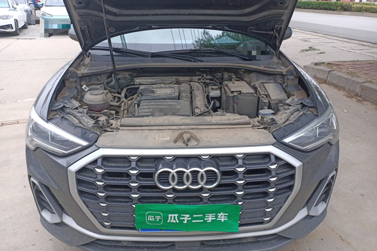 Audi Q3 2023 car image #18