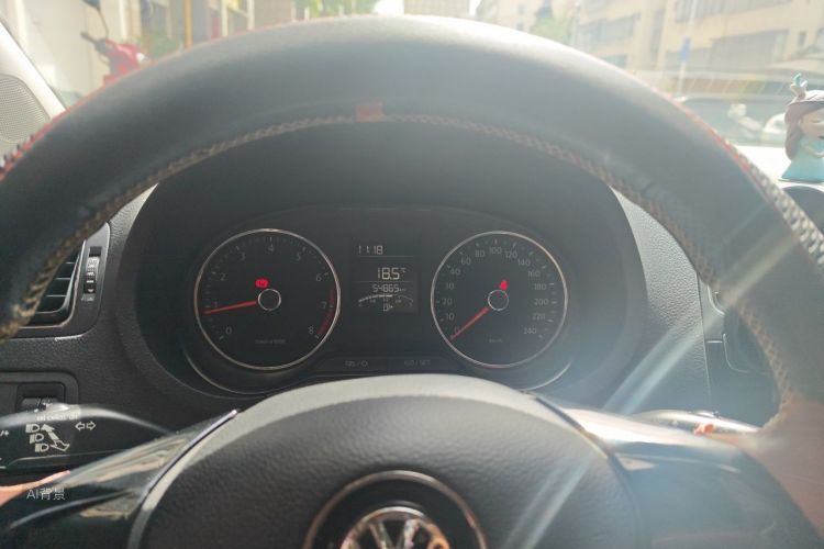 Volkswagen Polo 2015 #13 Volkswagen Polo 2015 car image #13