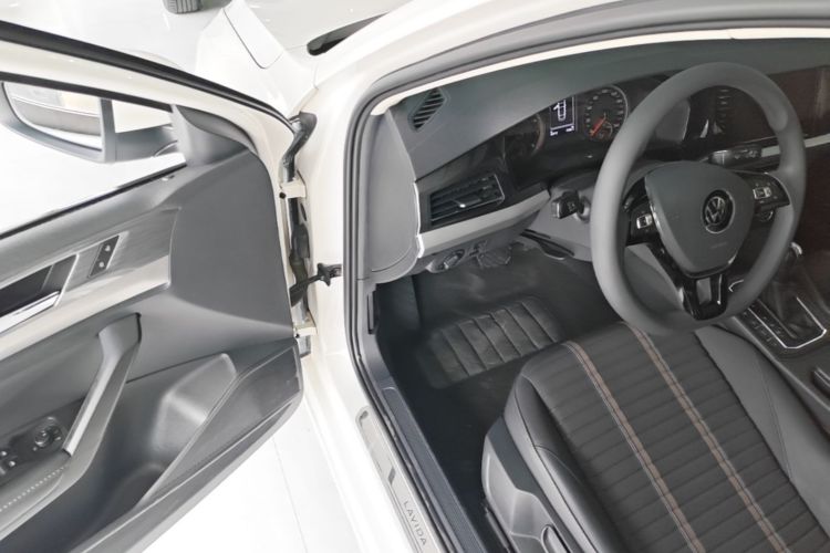 Volkswagen Lavida 2020 car image #16