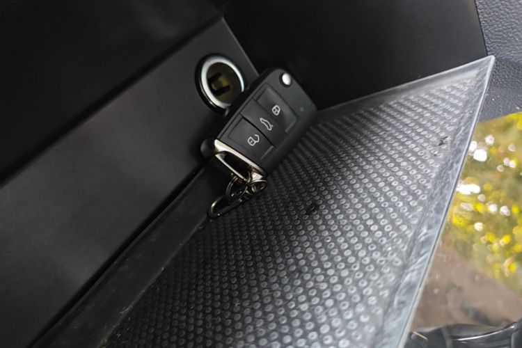 Volkswagen Tharu 2020 car image #9