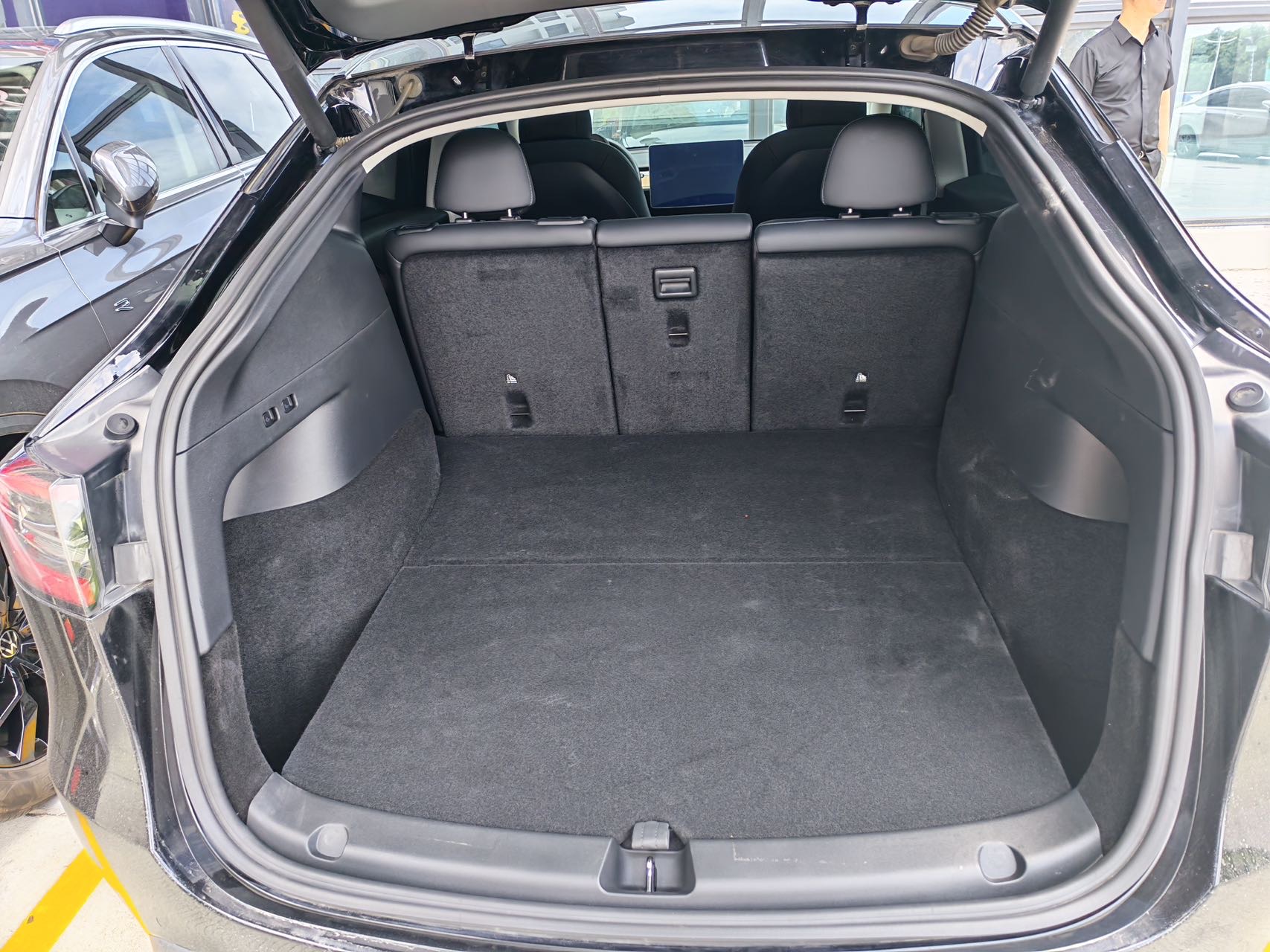Tesla Model Y 2021 #4 Tesla Model Y 2021 car image #4