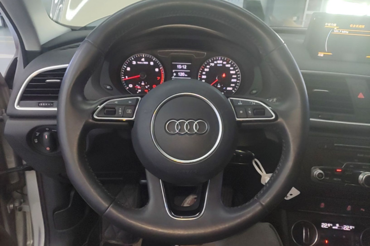 Audi Q3 2018 #11 Audi Q3 2018 car image #11