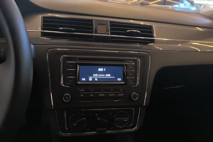 Volkswagen Santana 2016 car image #14