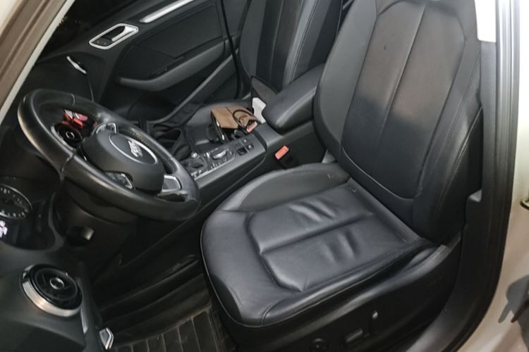 Audi A3 2017 car image #17