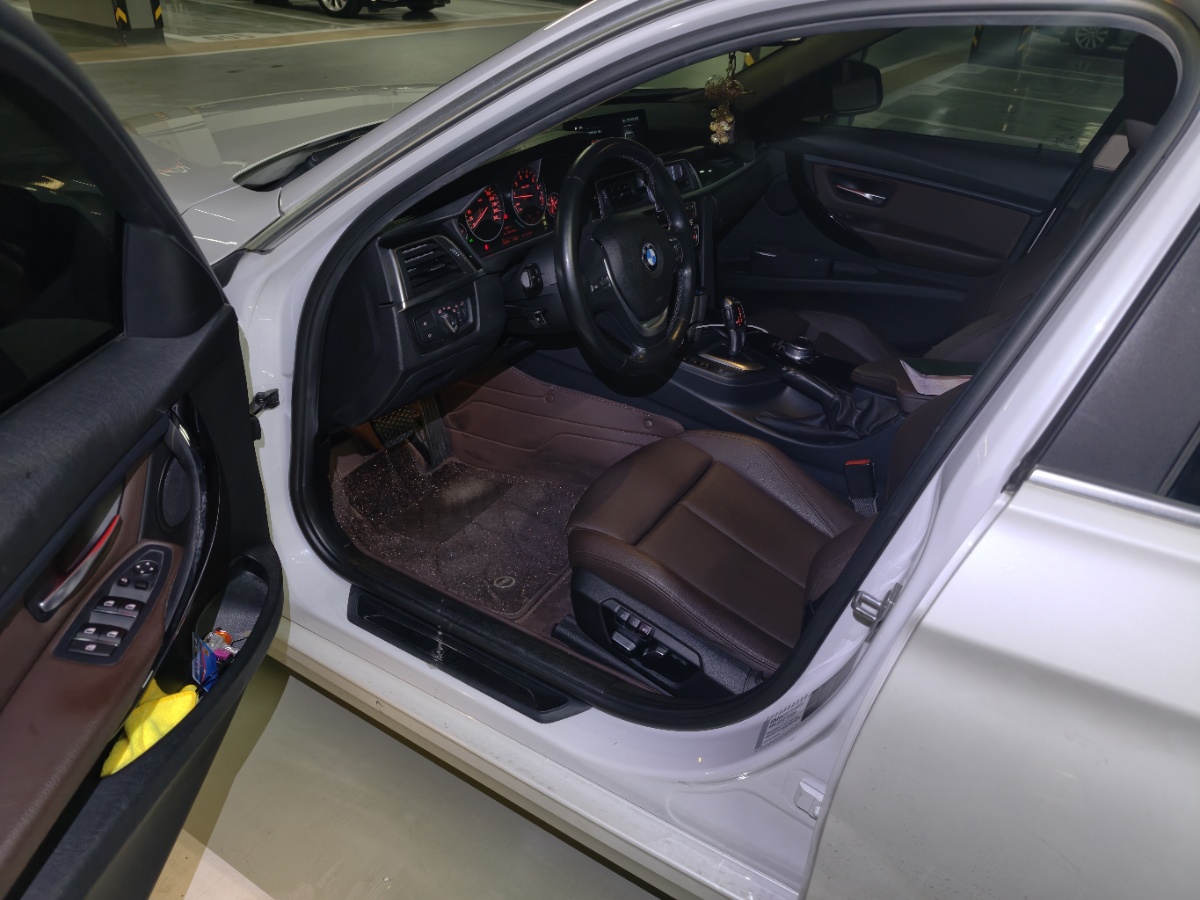 BMW 3 Series 2019 car image #2