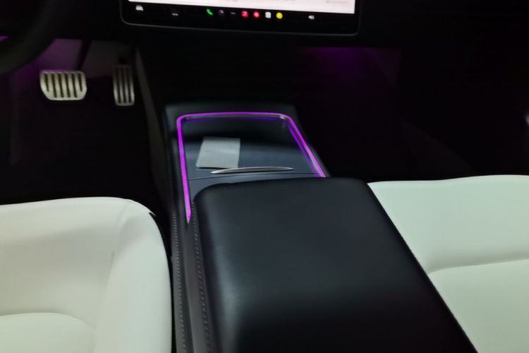 Tesla Model 3 2022 car image #14