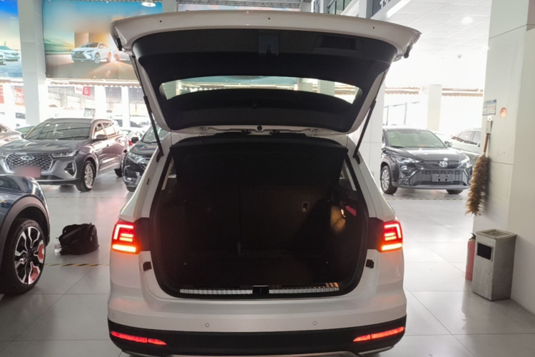 Volkswagen Tharu 2019 #19 Volkswagen Tharu 2019 car image #19