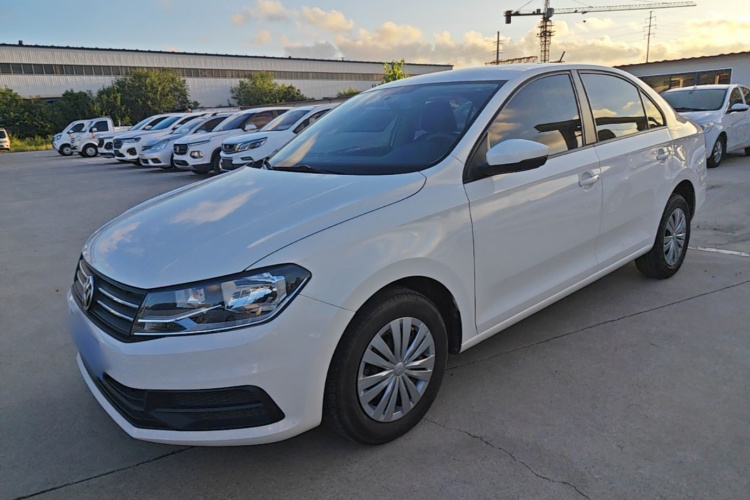 Volkswagen Santana 2022 car image #2
