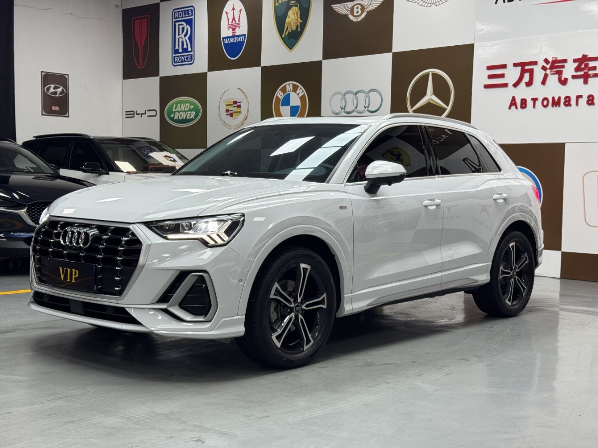 Audi Q3 2022 Audi Q3 2022 immagine di auto