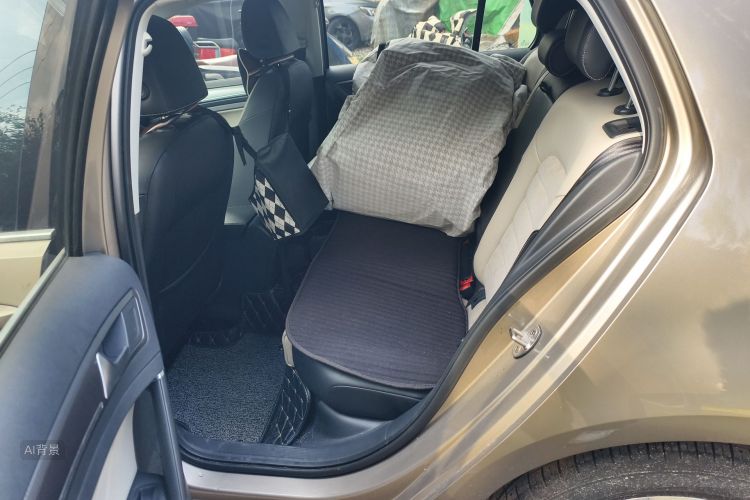 Volkswagen Golf 2017 car image #19