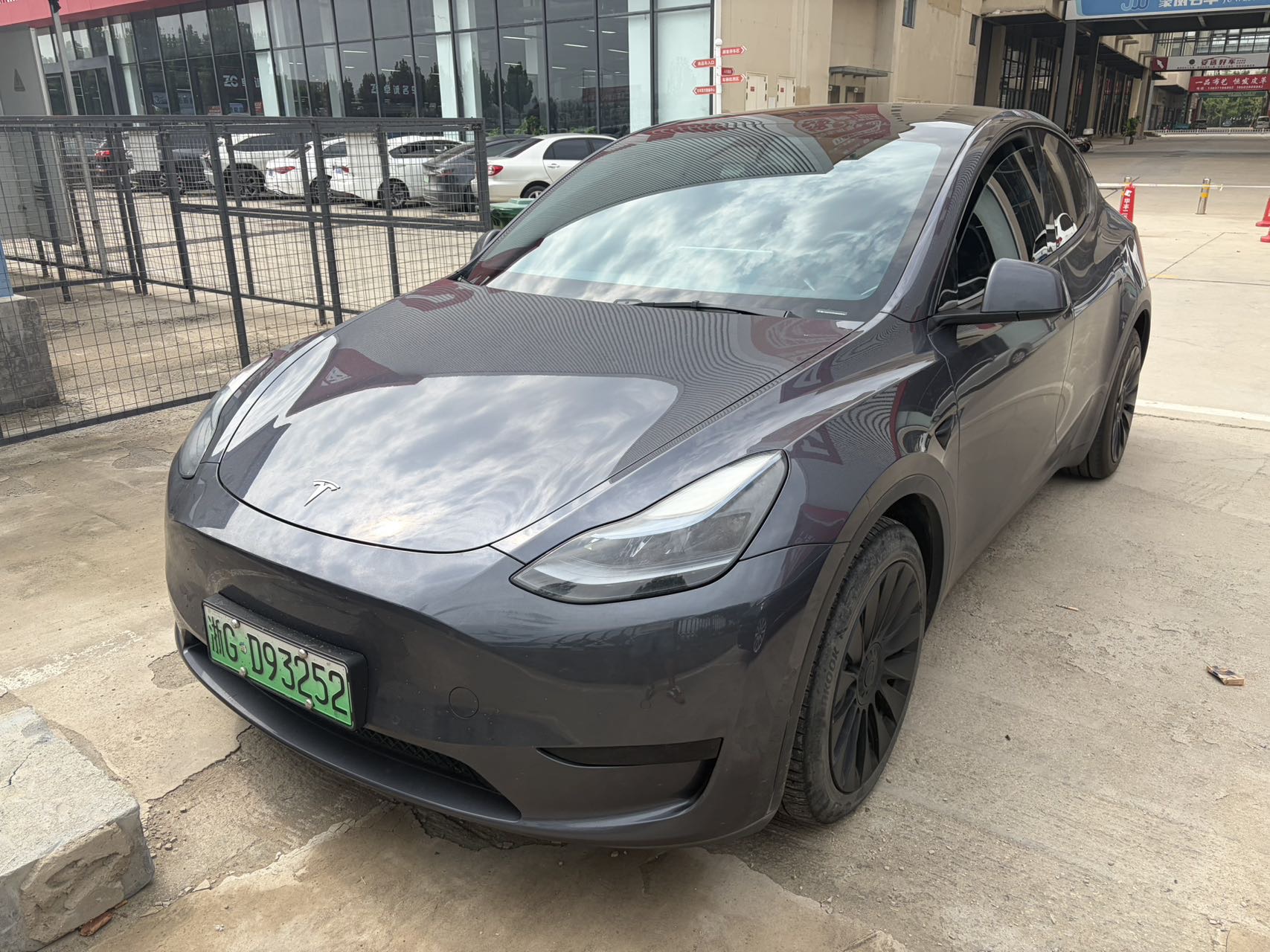 Tesla Model Y 2022 Tesla Model Y 2022 car image