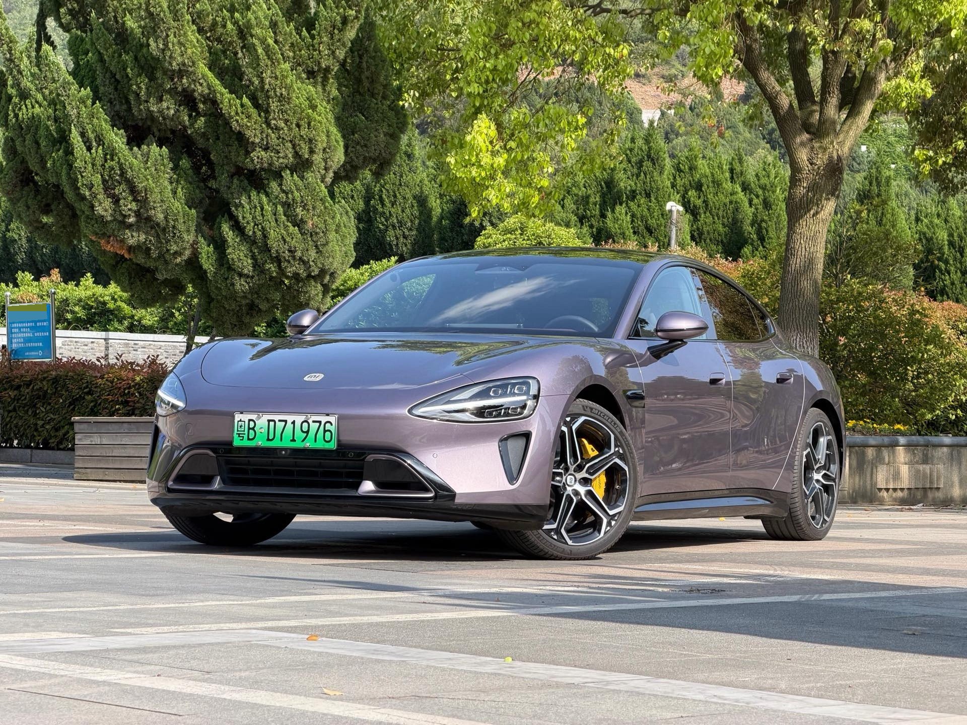 MI SU7 2025 MI SU7 2025 car image