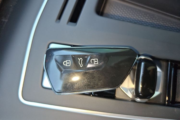 Volkswagen Golf 2023 imagem de carro #9