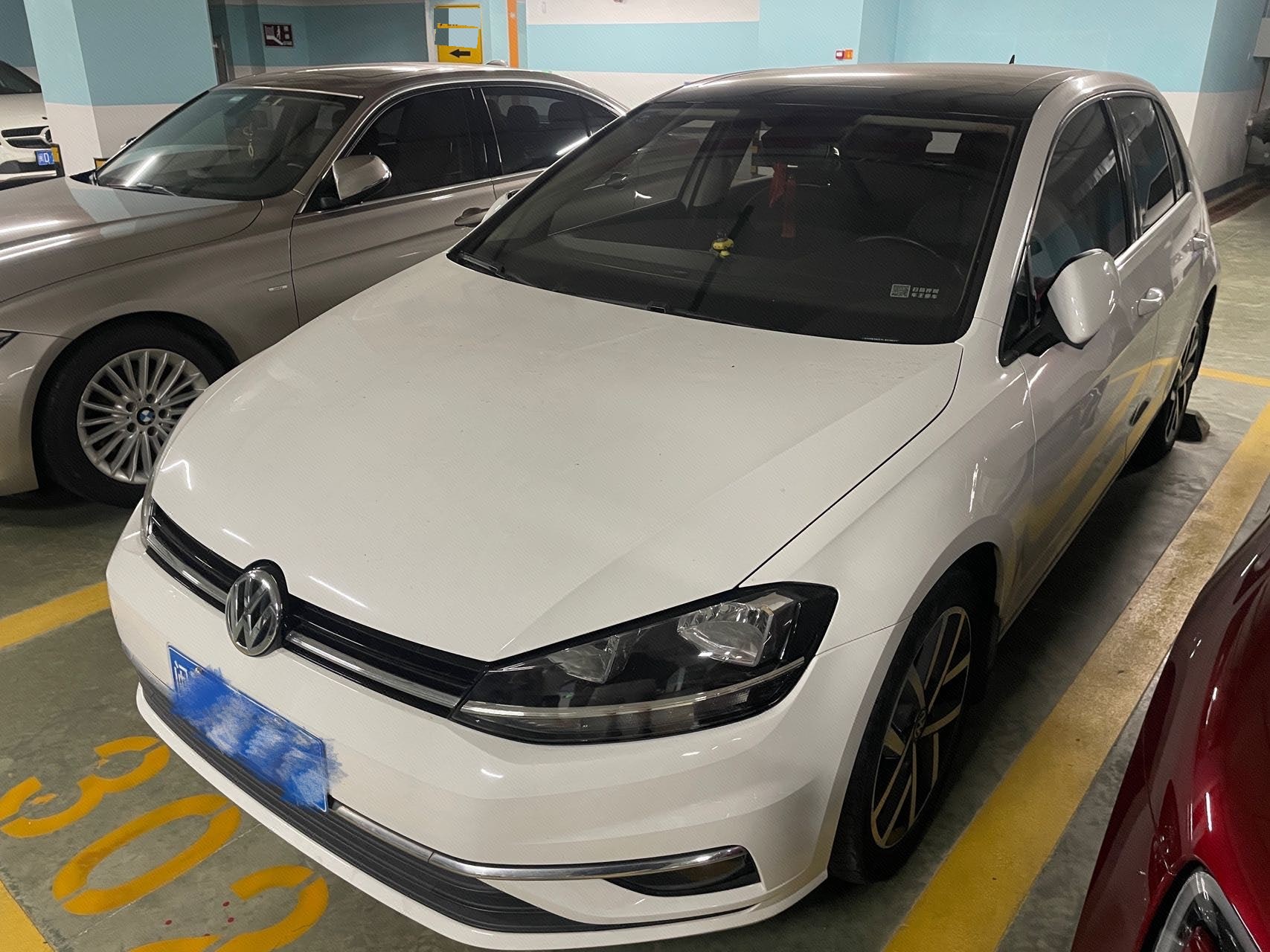 2020 immagine di auto 