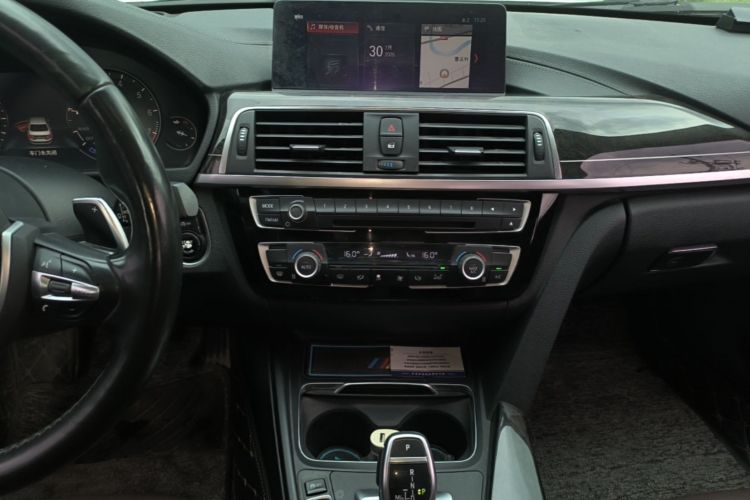 BMW 3 Series 2019 #13 BMW 3 Series 2019 car image #13