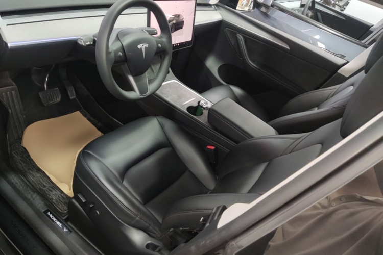 Tesla Model Y 2023 #15 Tesla Model Y 2023 car image #15