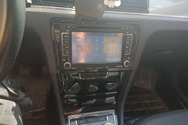 Volkswagen Bora 2015 car image #15