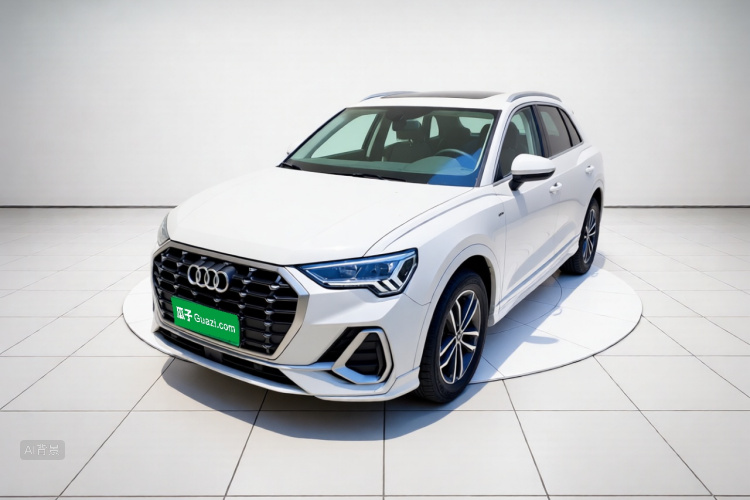 Audi Q3 2022 car image #2