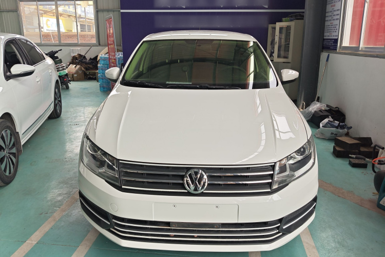 Volkswagen Santana 2018 car image #3