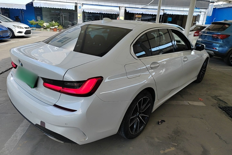 BMW 3 Series 2021 car image #7