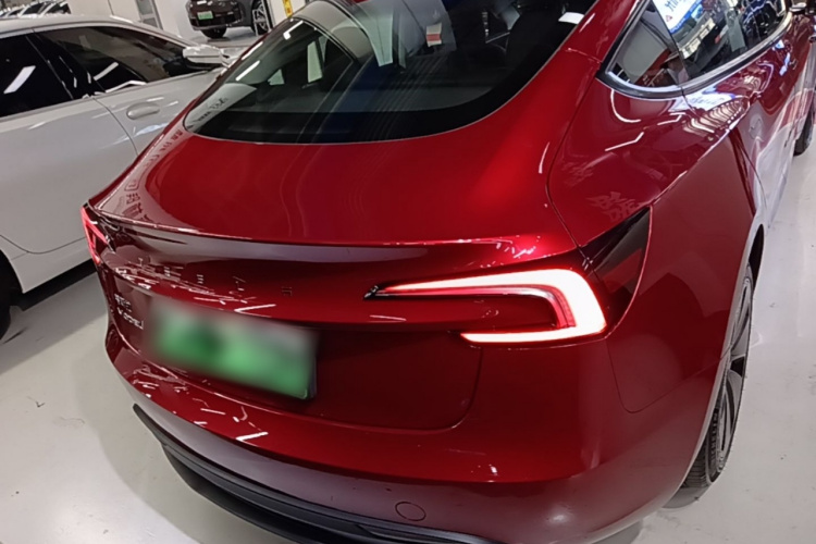 Tesla Model 3 2024 car image #4