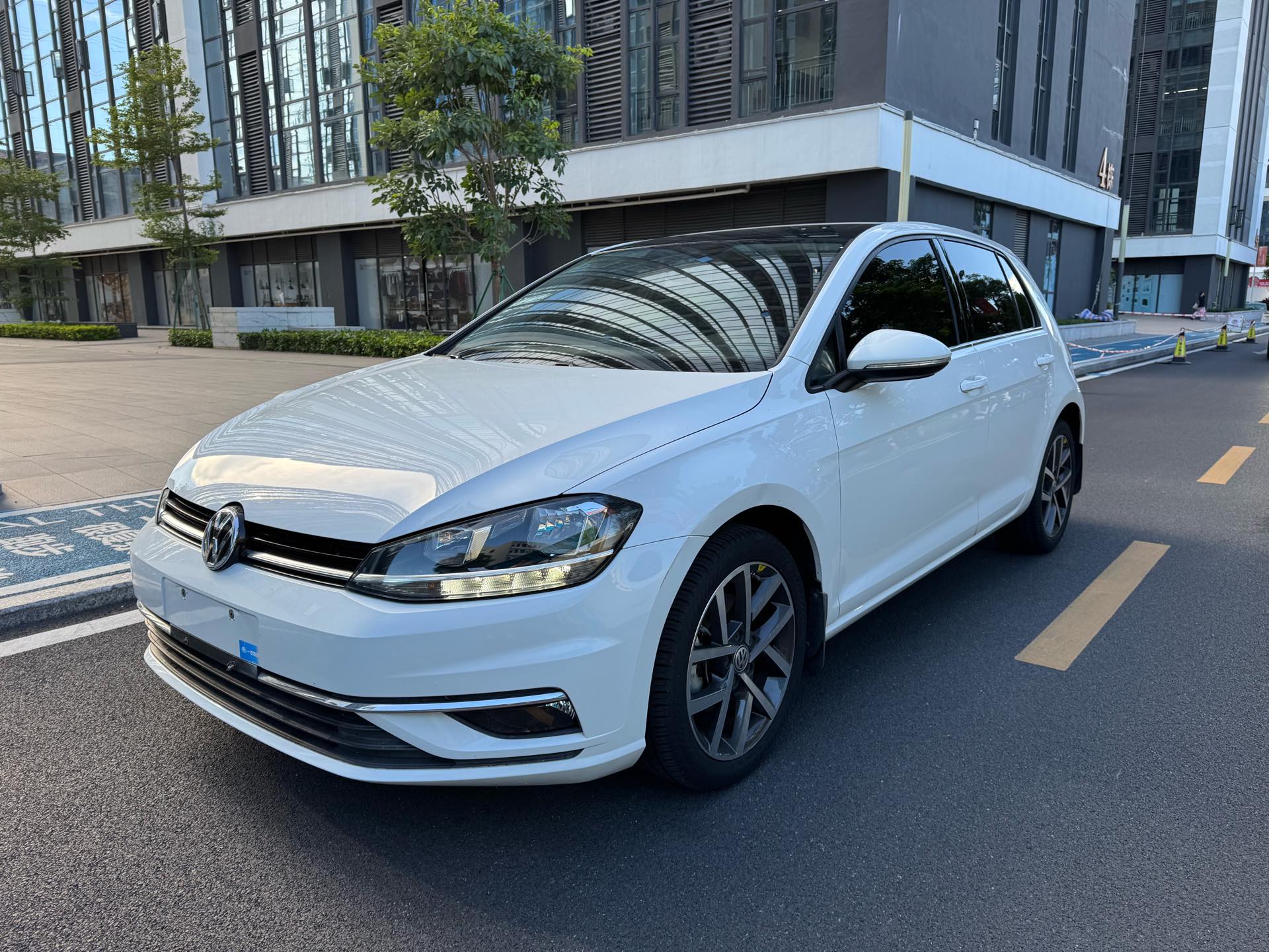 2020 2020 car image