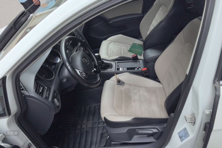 Volkswagen Golf 2017 car image #17