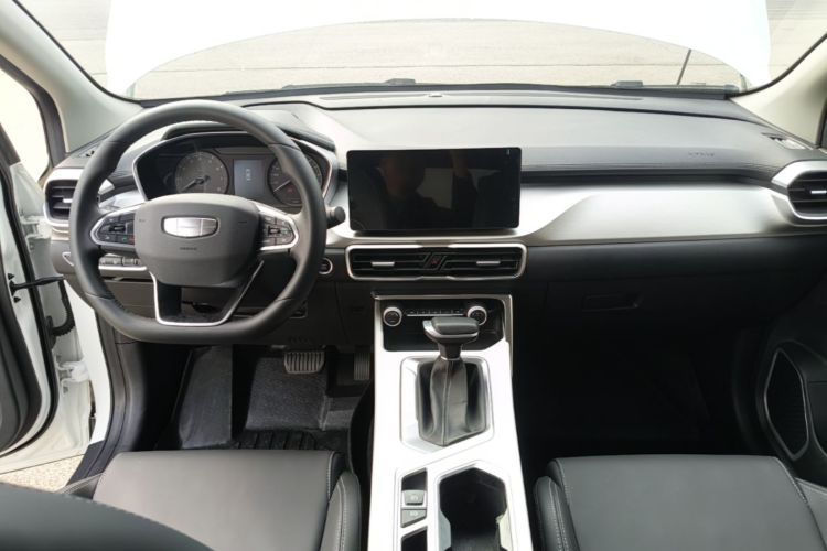 GEELY Coolray 2025 #10 GEELY Coolray 2025 car image #10