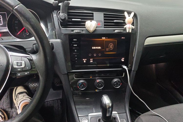 Volkswagen Golf 2020 car image #15
