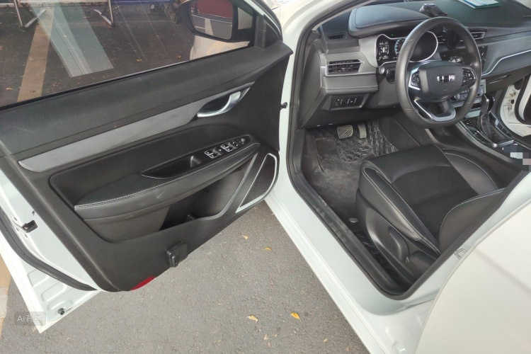 GEELY Emgrand 2021 #18 GEELY Emgrand 2021 car image #18