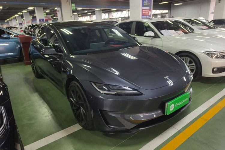 Tesla Model 3 2024 car image #4