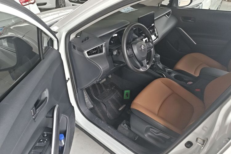 Toyota Corolla Cross 2025 immagine di auto #16