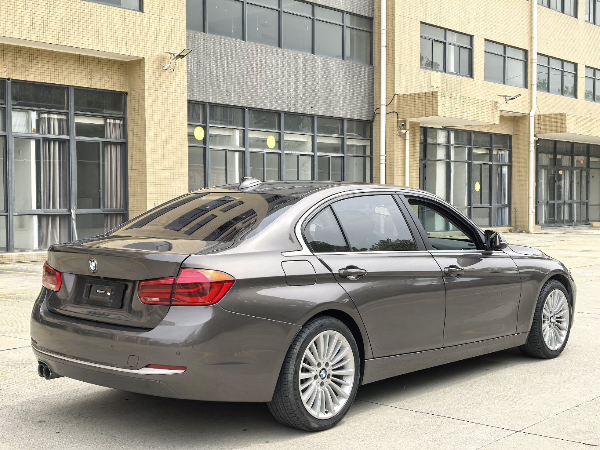 BMW 3 Series 2018 car image #11