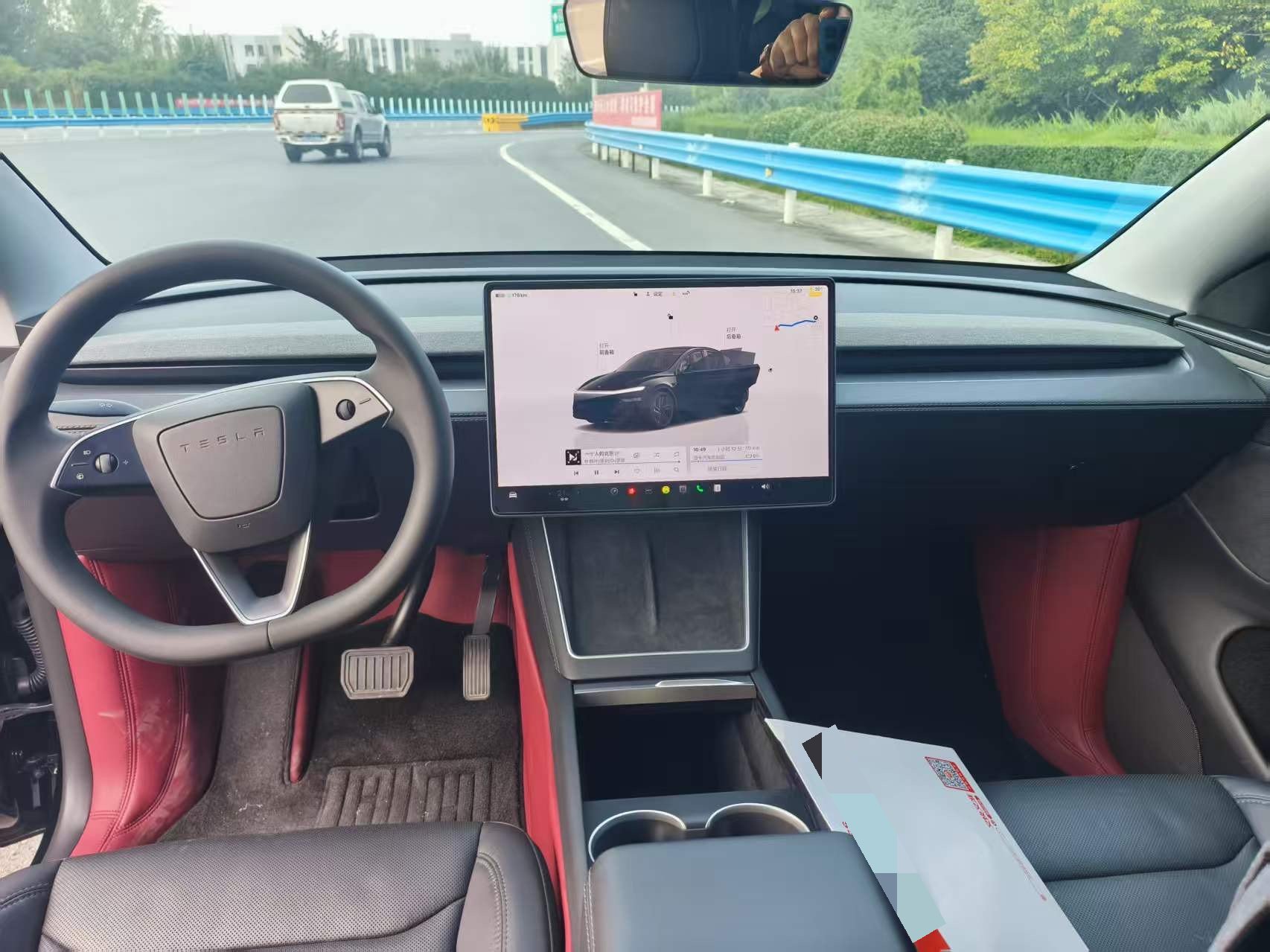 Tesla Model Y 2025 #3 Tesla Model Y 2025 изображение автомобиля #3