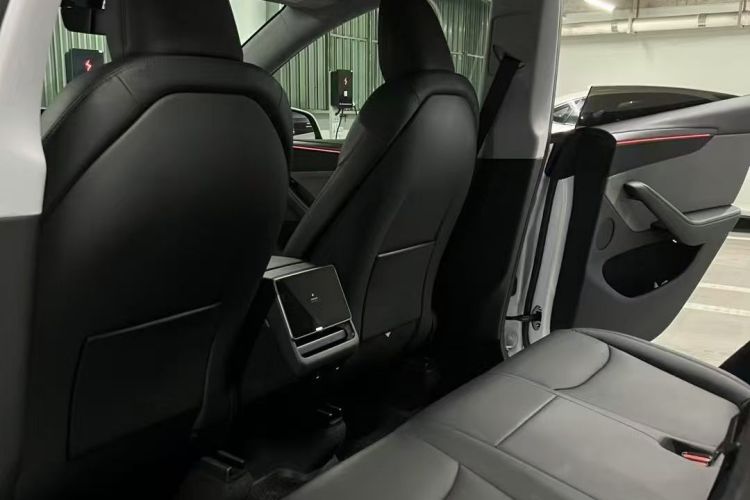 Tesla Model Y 2025 #17 Tesla Model Y 2025 imagen de coche #17