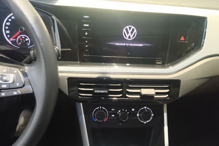 Volkswagen Polo 2022 car image #13