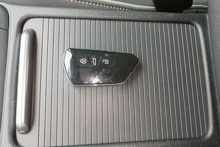 Volkswagen Golf 2023 #9 Volkswagen Golf 2023 car image #9