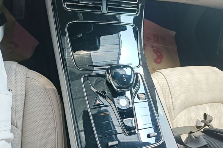 BYD Han 2024 car image #18