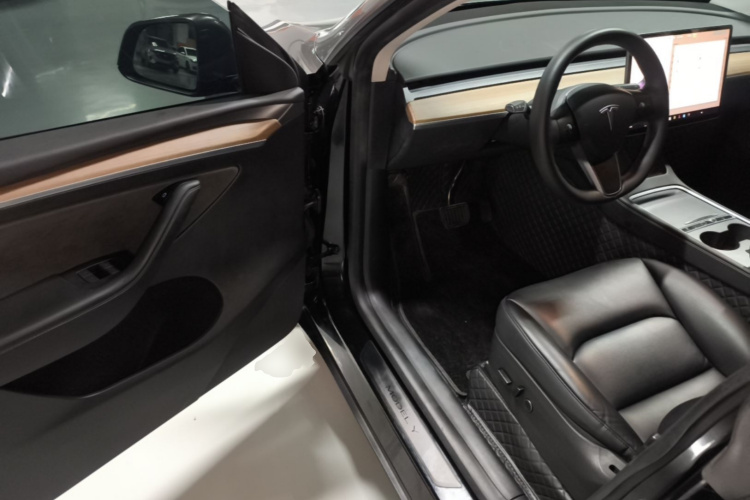 Tesla Model Y 2022 #16 Tesla Model Y 2022 car image #16