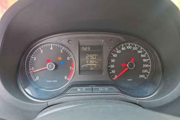 Volkswagen Polo 2016 car image #12