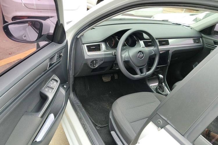 Volkswagen Bora 2019 car image #16