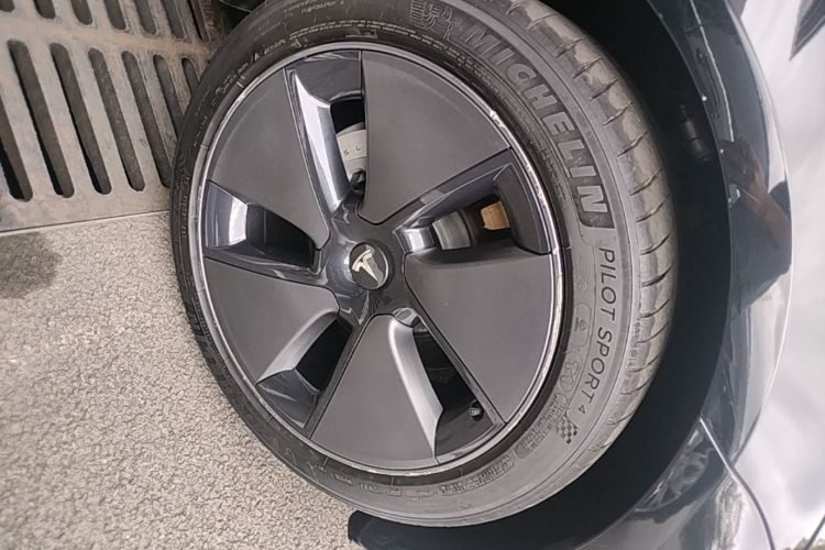 Tesla Model 3 2022 immagine di auto #9